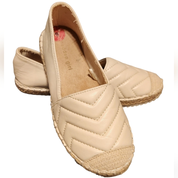 Madden Girl Shoes - Madden Girl Flat Shoe Women's Sz 6 Slip On Espadrille Chevron Quilted Bone tan